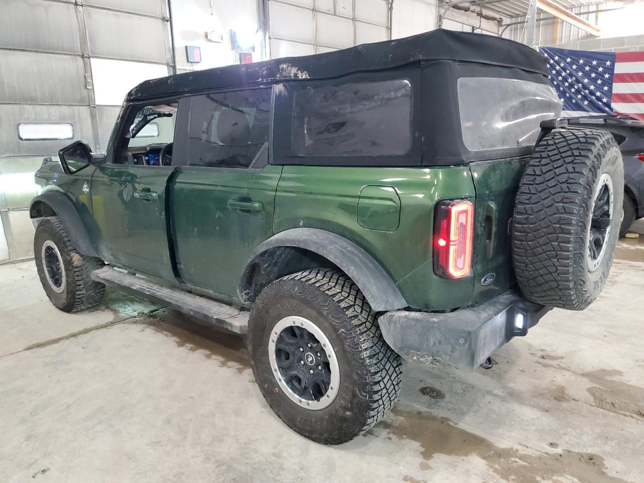 2023 Ford Bronco - Image 2