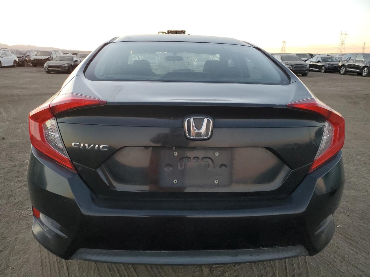 2018 Honda Civic Lx VIN: 2HGFC2F58JH581777 Lot: 84258264