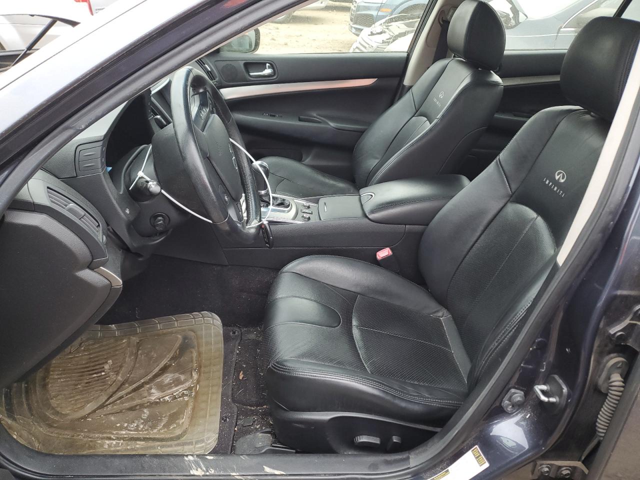 2011 Infiniti G - Image 7