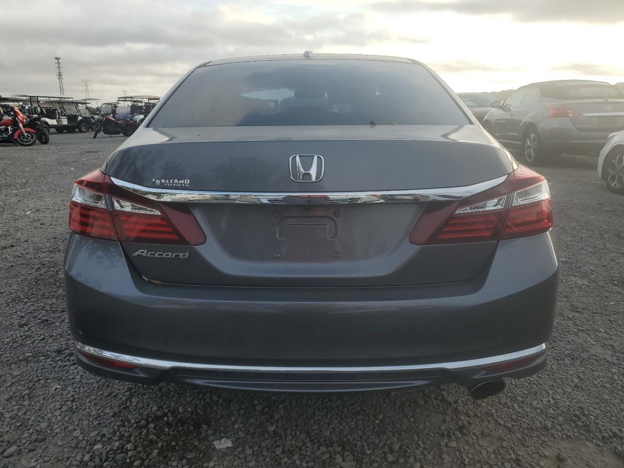 VIN 1HGCR2F9XGA160526 2016 HONDA ACCORD no.6