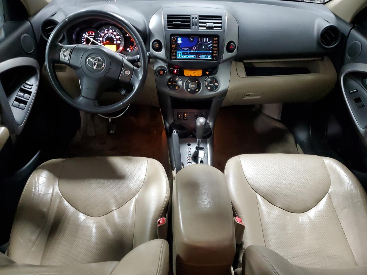 2011 Toyota RAV 4 - Image 8