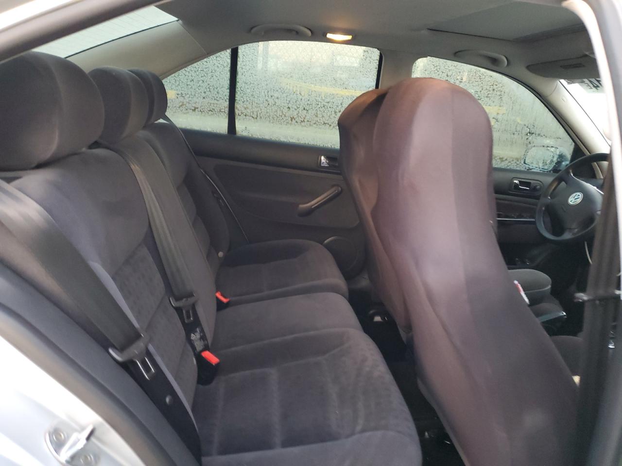 2002 Volkswagen Jetta - Image 10