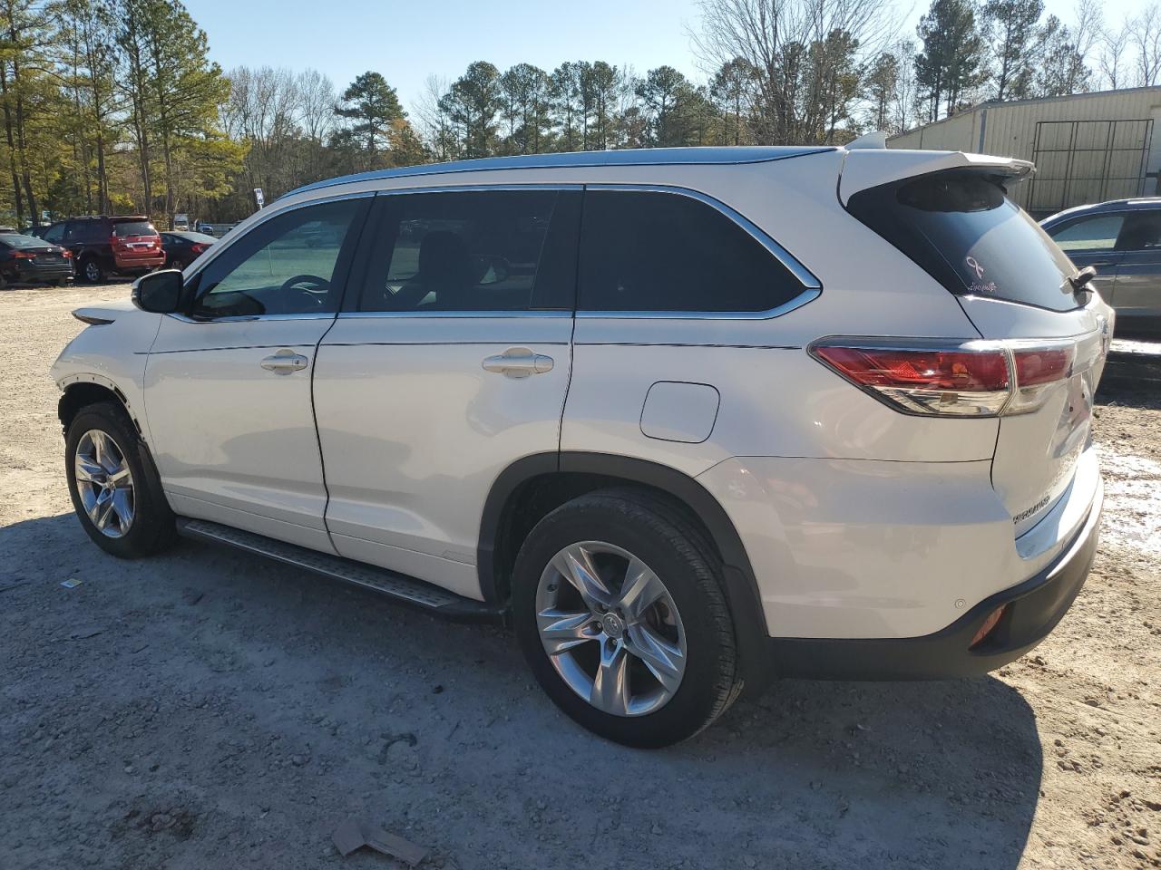 2014 Toyota Highlander - Image 2