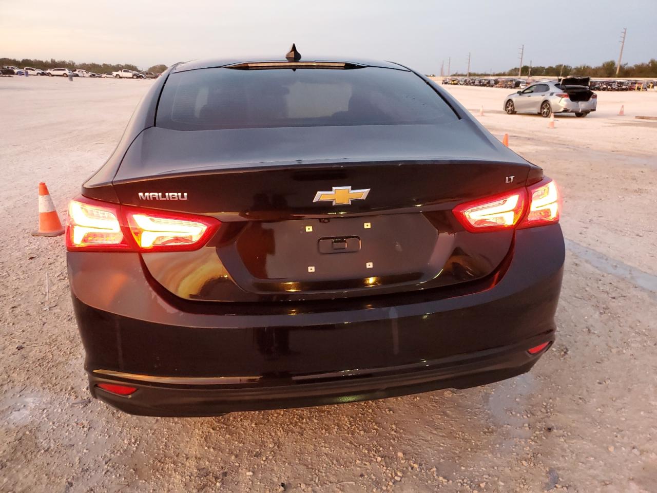 2020 Chevrolet Malibu - Image 6