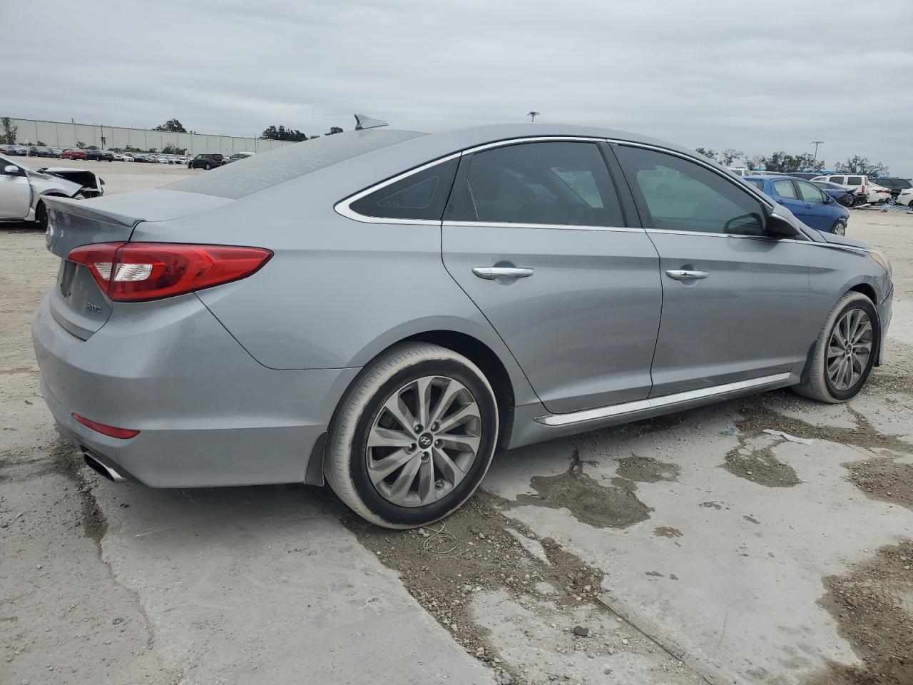 2017 Hyundai Sonata - Image 3