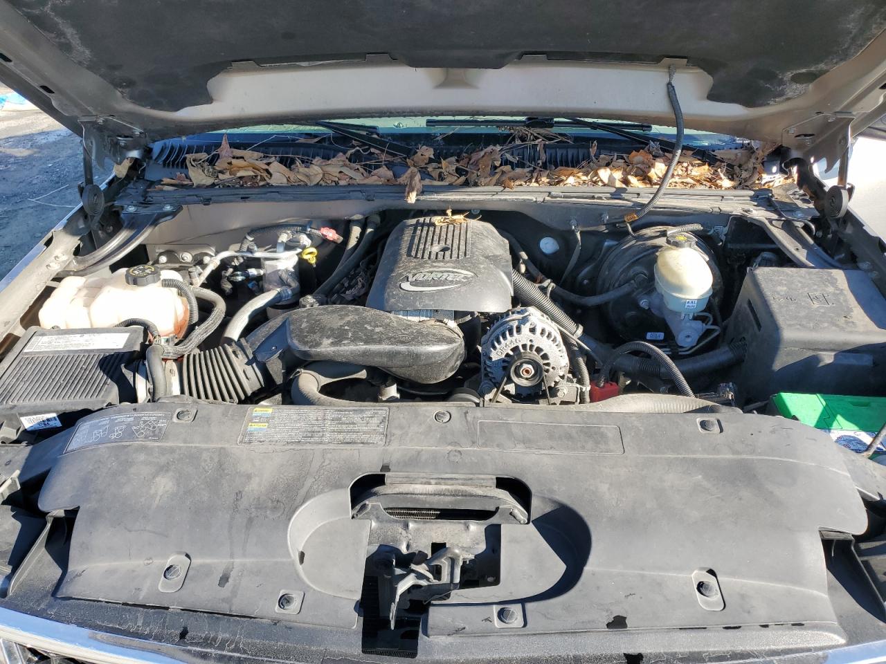 2006 Chevrolet Silverado - Image 11