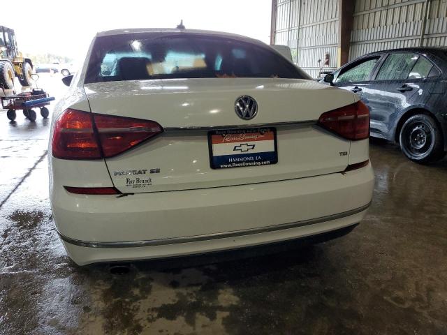  VOLKSWAGEN PASSAT 2016 White