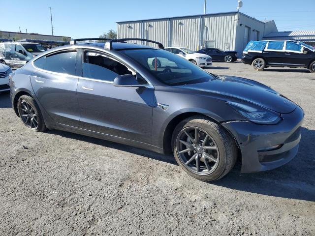  TESLA MODEL 3 2018 Серый