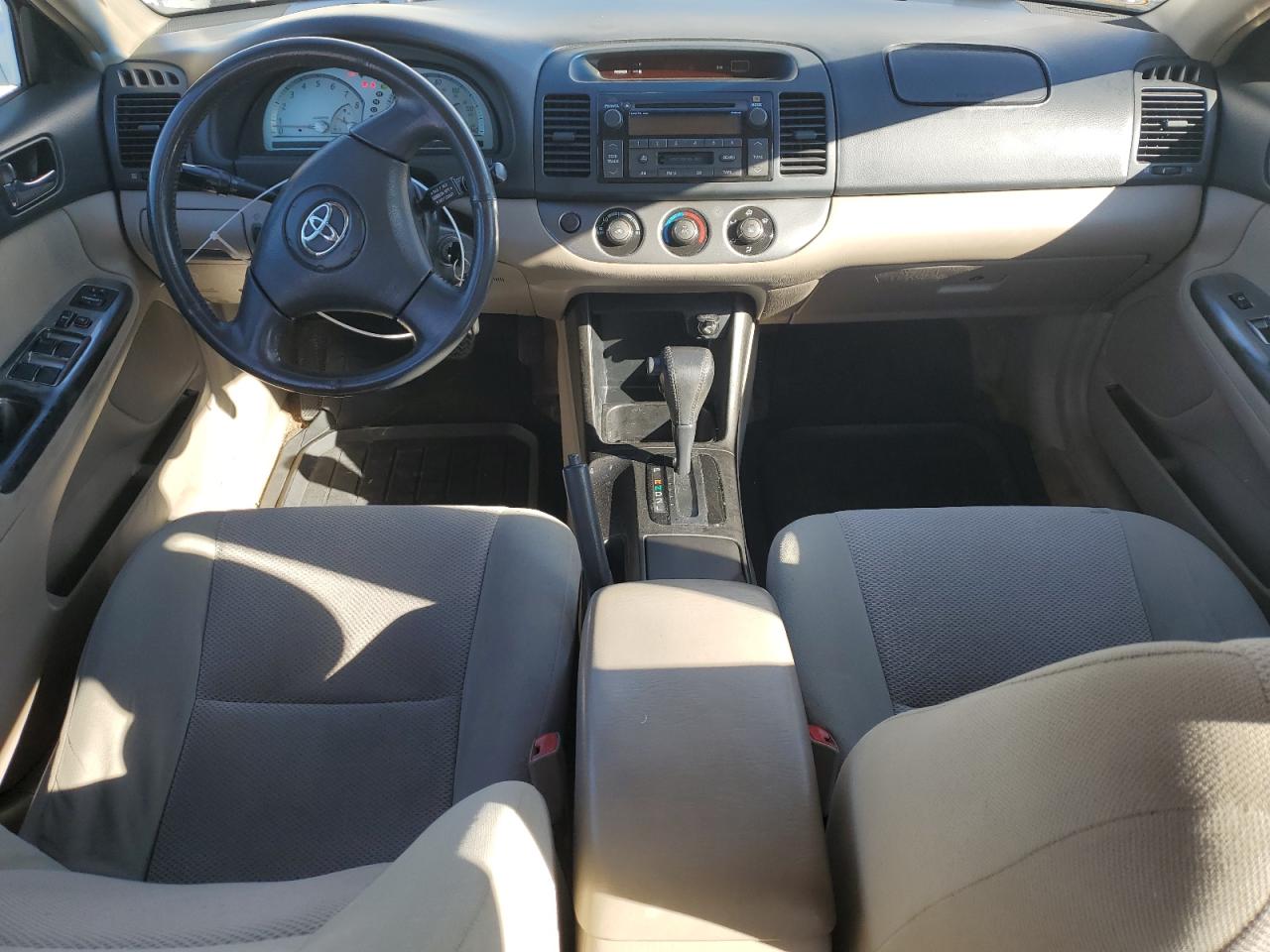 2004 Toyota Camry - Image 8