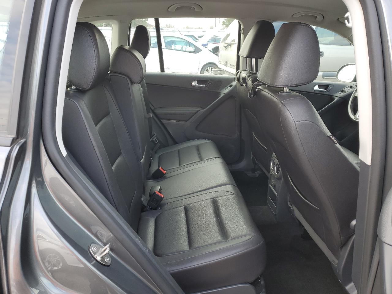 2017 Volkswagen Tiguan S VIN: WVGAV7AX7HK035768 Lot: 83084894