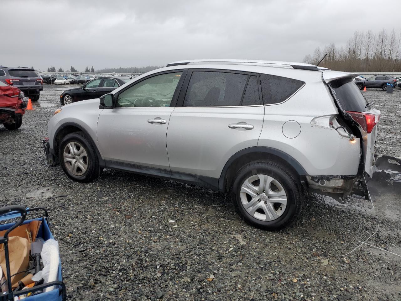 VIN JTMBFREV0FJ016069 2015 TOYOTA RAV4 no.2