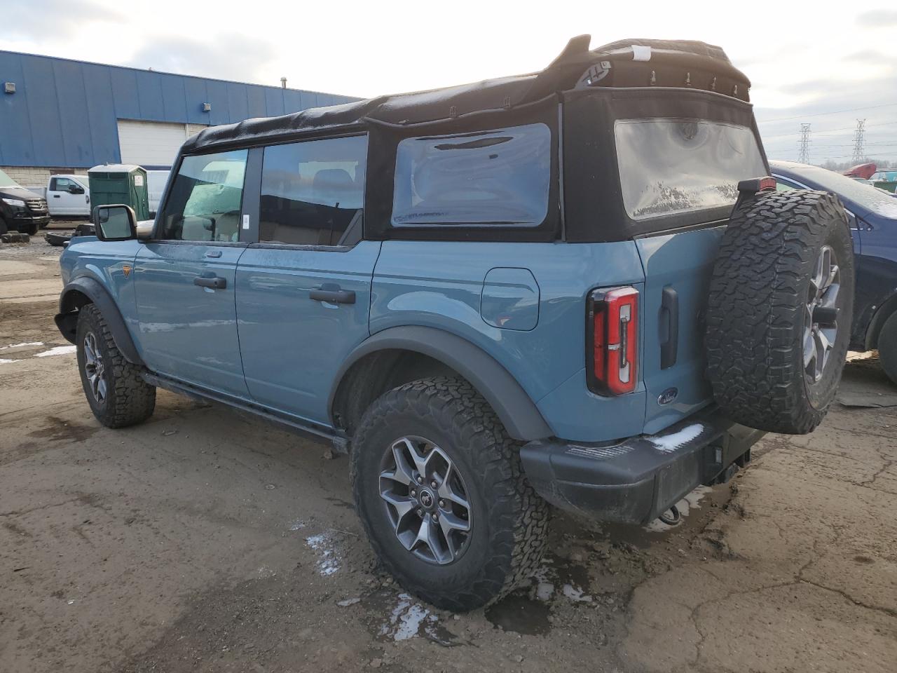2022 Ford Bronco - Image 2