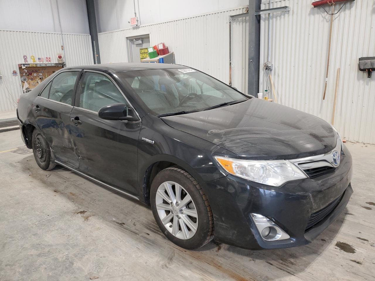 2013 Toyota Camry - Image 4