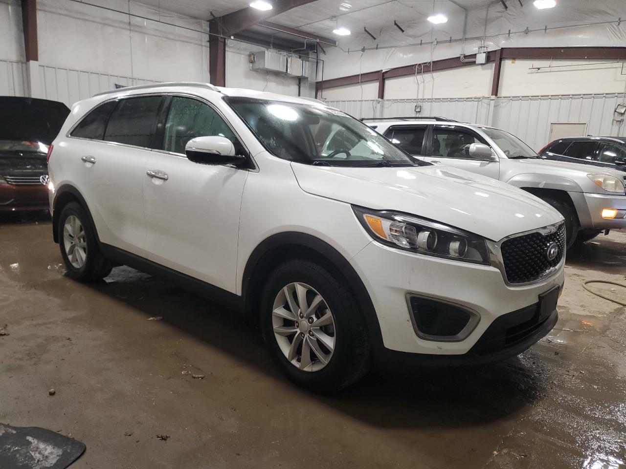 VIN 5XYPG4A30GG109492 2016 KIA SORENTO no.4