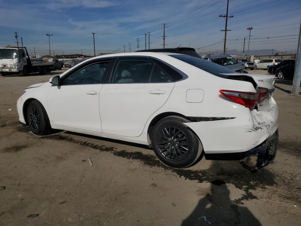 VIN 4T1BF1FK7GU588368 2016 TOYOTA CAMRY no.2