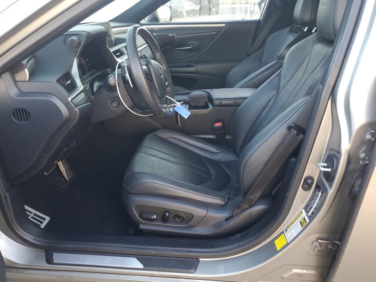 2019 Lexus ES - Image 7