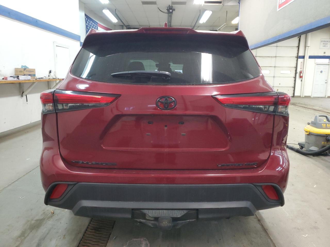 2020 Toyota Highlander - Image 6