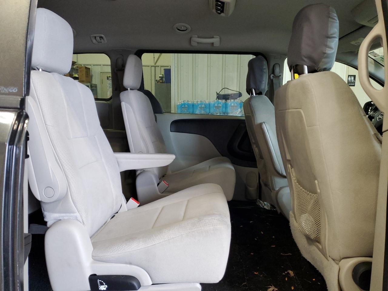 2012 Dodge Caravan - Image 11