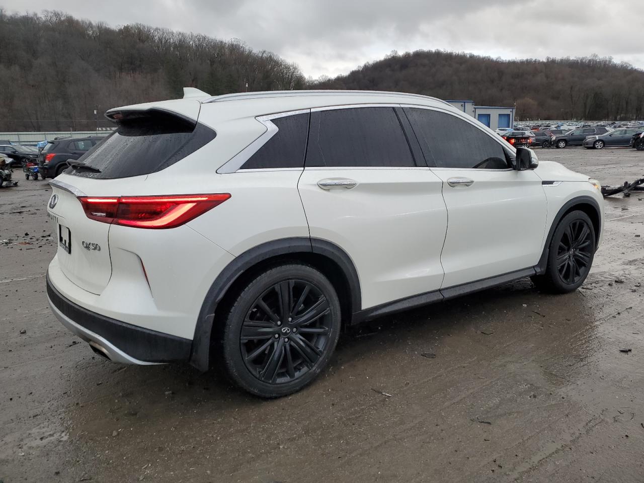 2020 Infiniti QX50 - Image 3