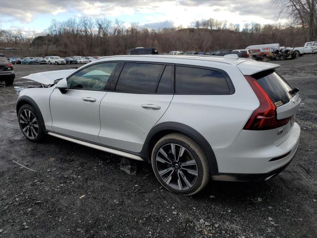  VOLVO V60 2020 Белый