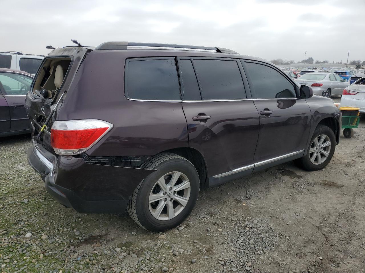 VIN 5TDBK3EH1DS218132 2013 TOYOTA HIGHLANDER no.3