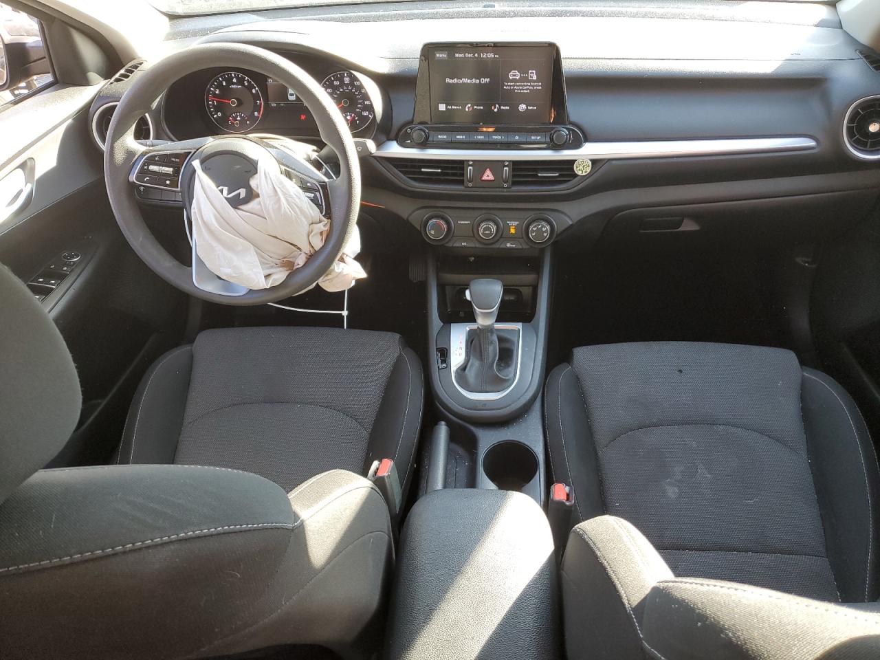 2022 Kia Forte - Image 8