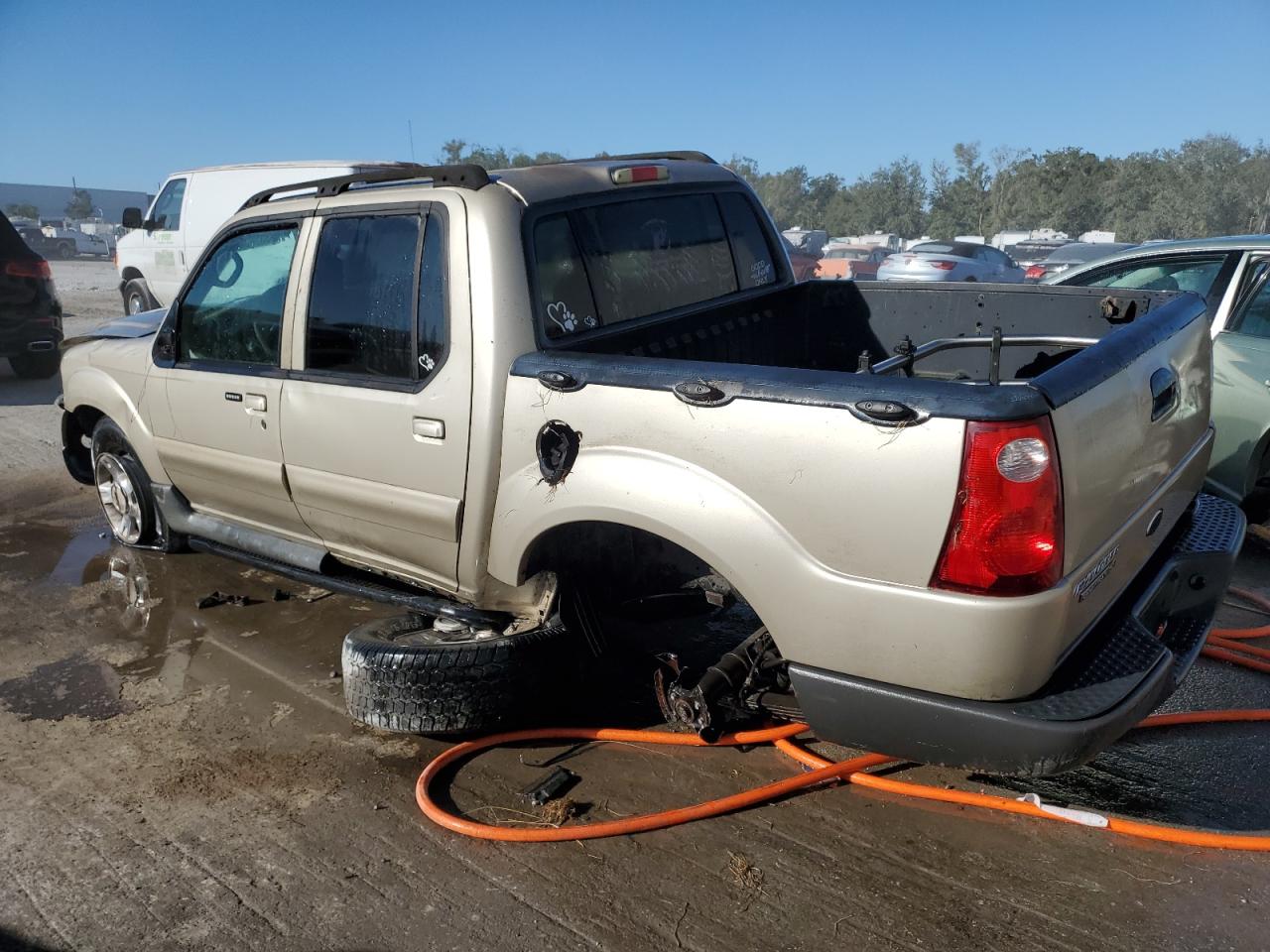 2004 Ford Explorer - Image 2