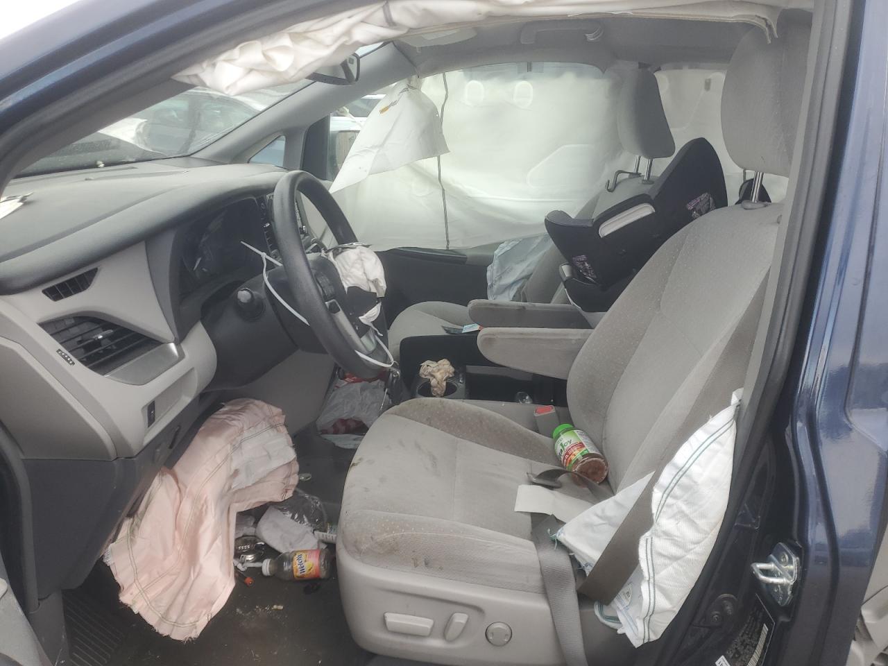 2019 Toyota Sienna - Image 7