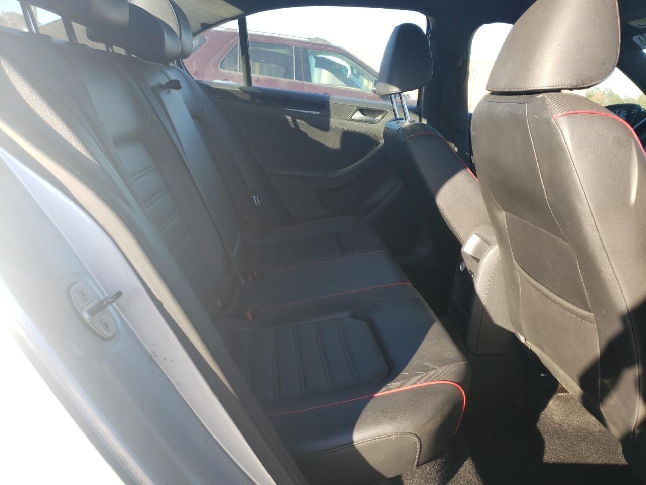 2014 Volkswagen Jetta - Image 10