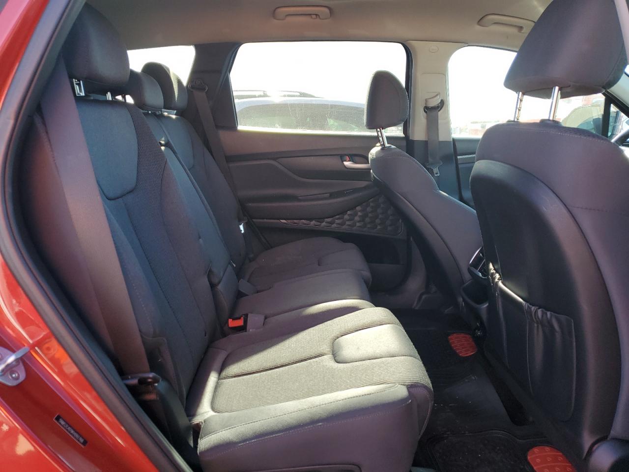 2019 Hyundai Santa Fe - Image 11