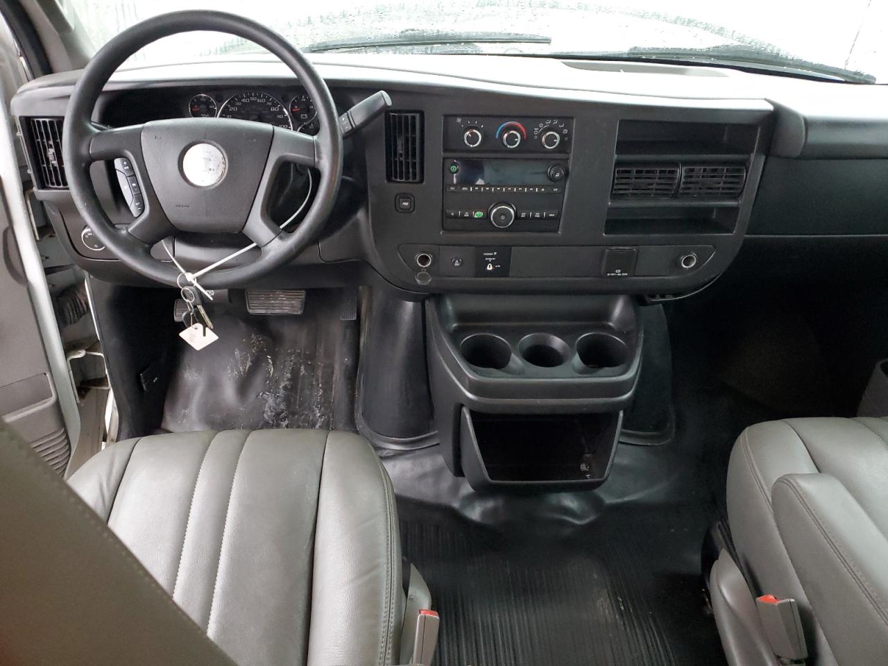 2018 Chevrolet Express - Image 8