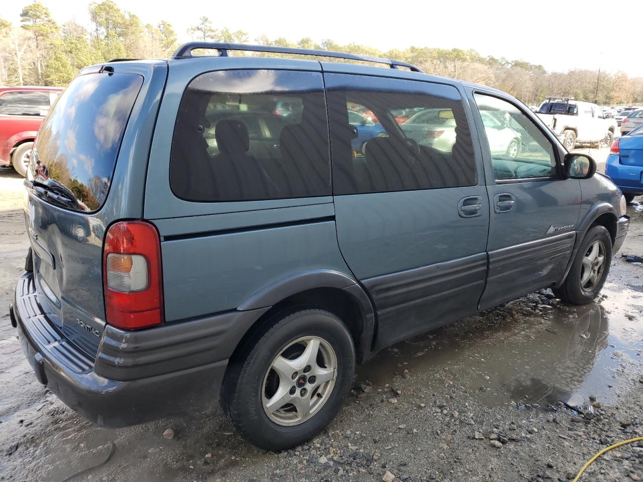 2004 Pontiac Montana - Image 3