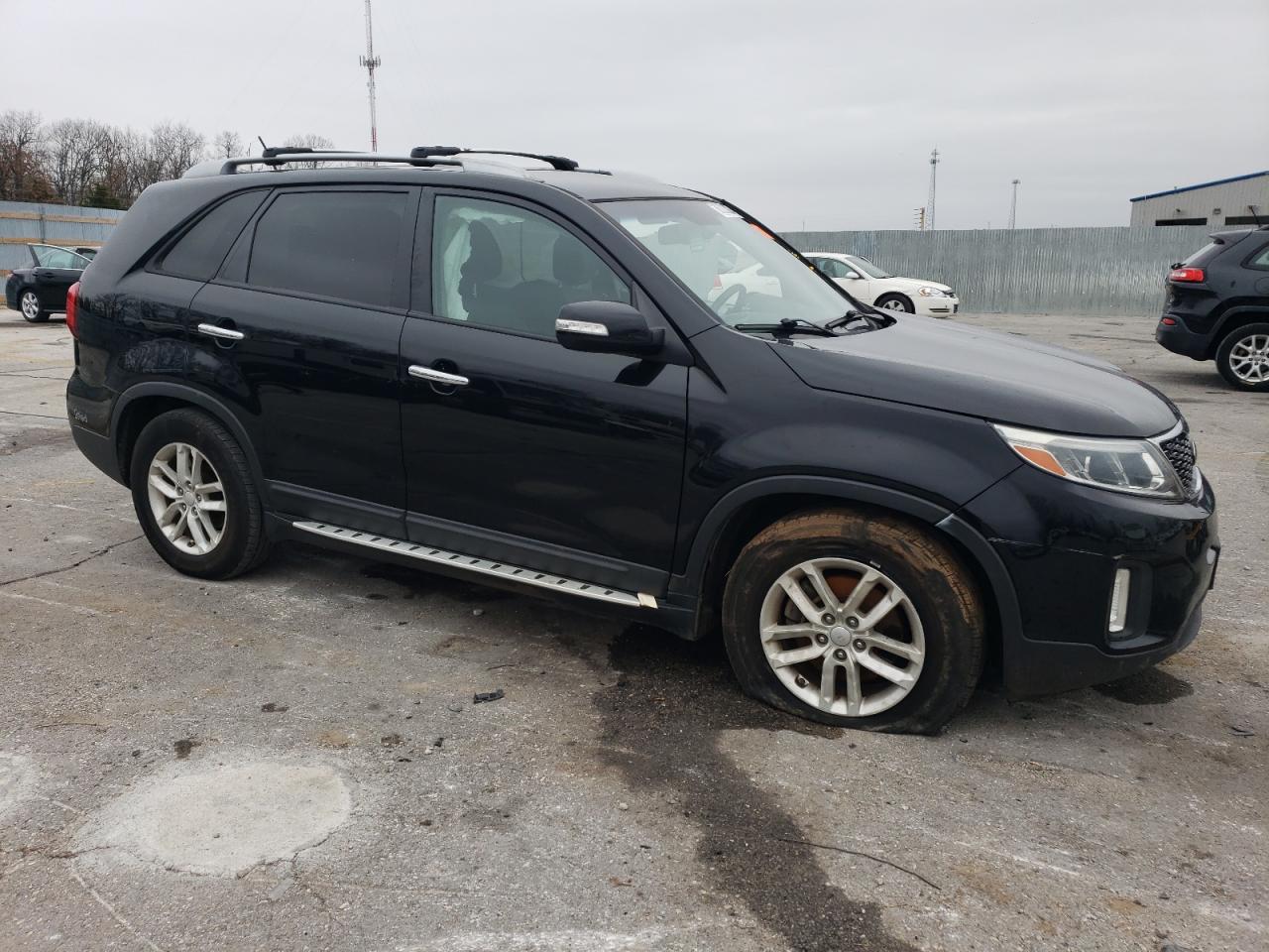 VIN 5XYKT3A66FG563433 2015 KIA SORENTO no.4