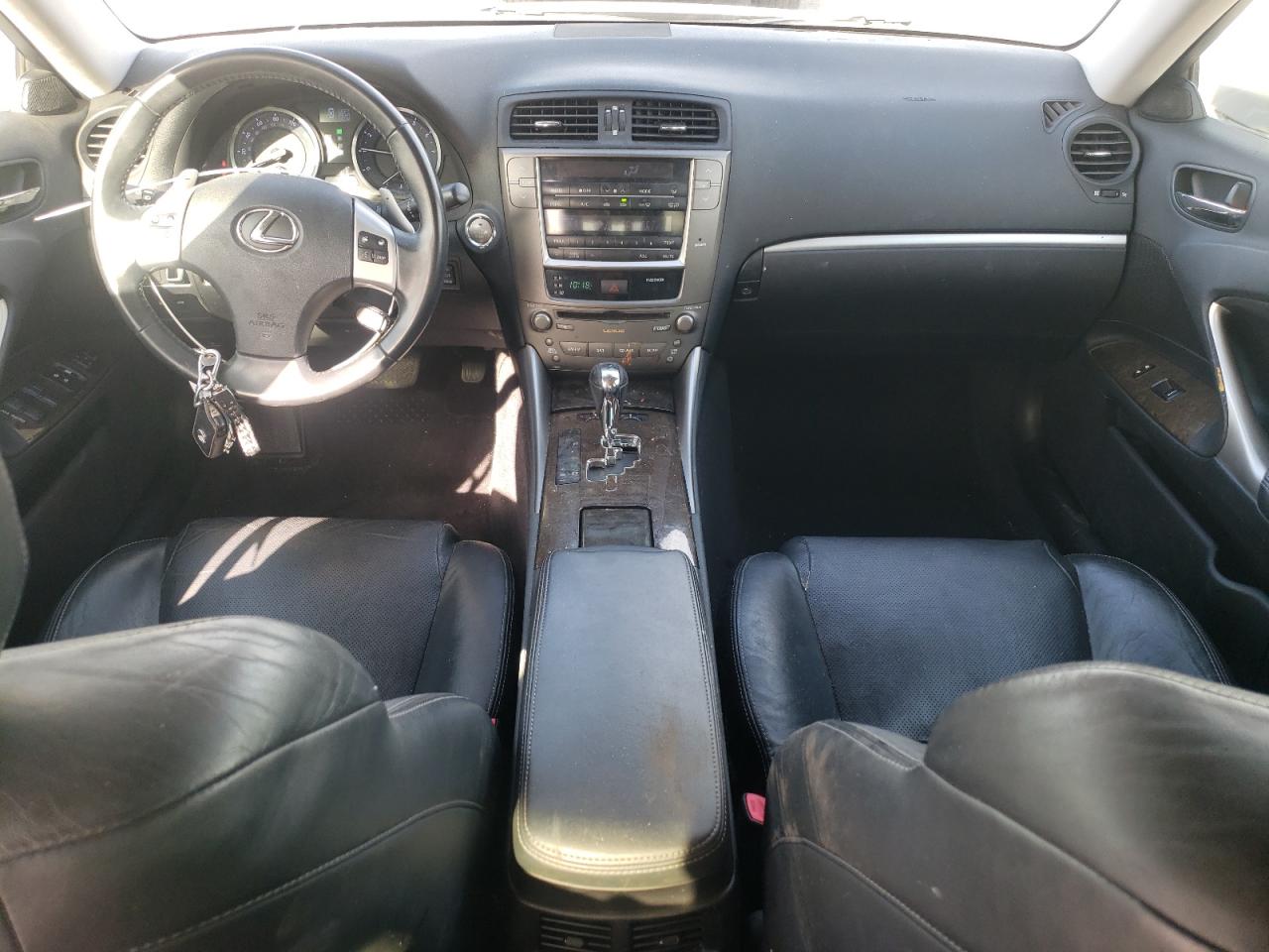 2011 Lexus IS - Image 8