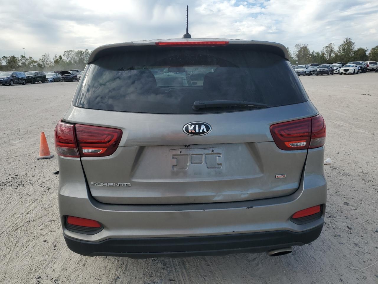 2019 Kia Sorento L VIN: 5XYPG4A37KG475765 Lot: 83035324