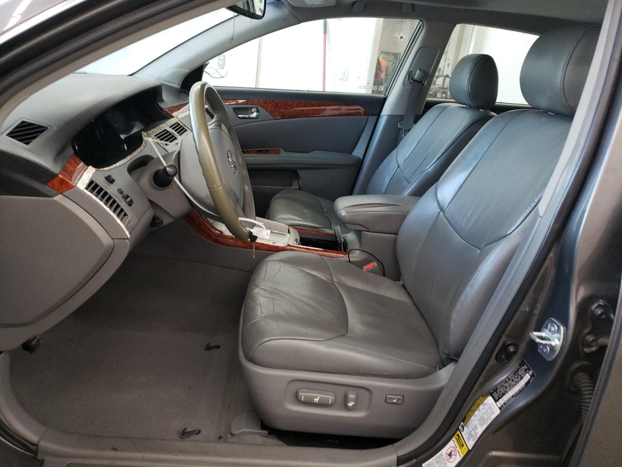 2006 Toyota Avalon - Image 7
