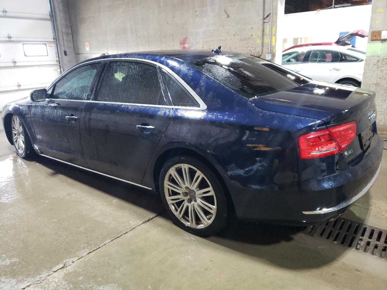 VIN WAURGAFD8DN026290 2013 AUDI A8 no.2