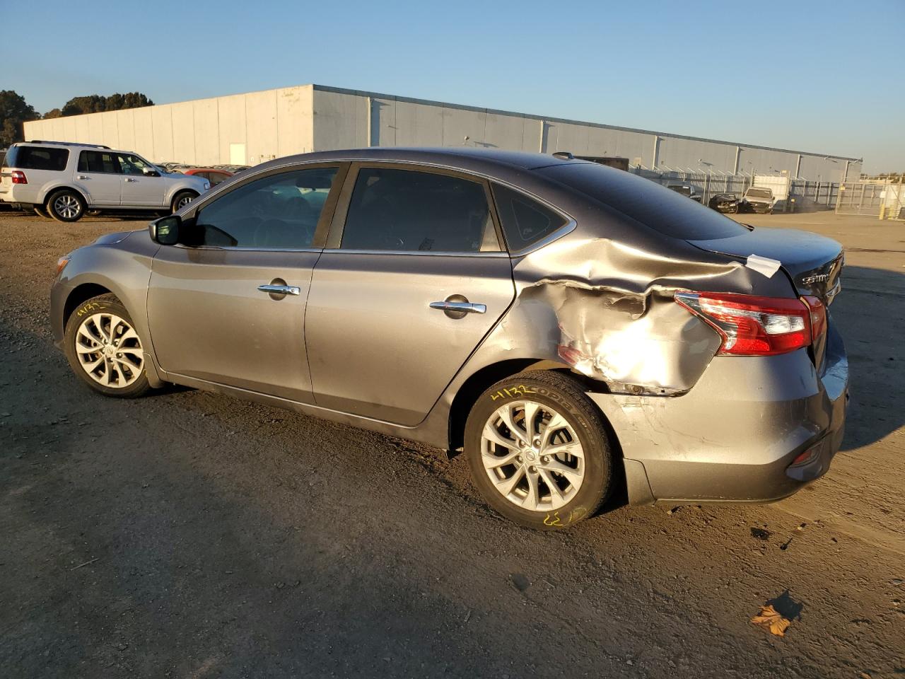 VIN 3N1AB7AP9JL664114 2018 NISSAN SENTRA no.2