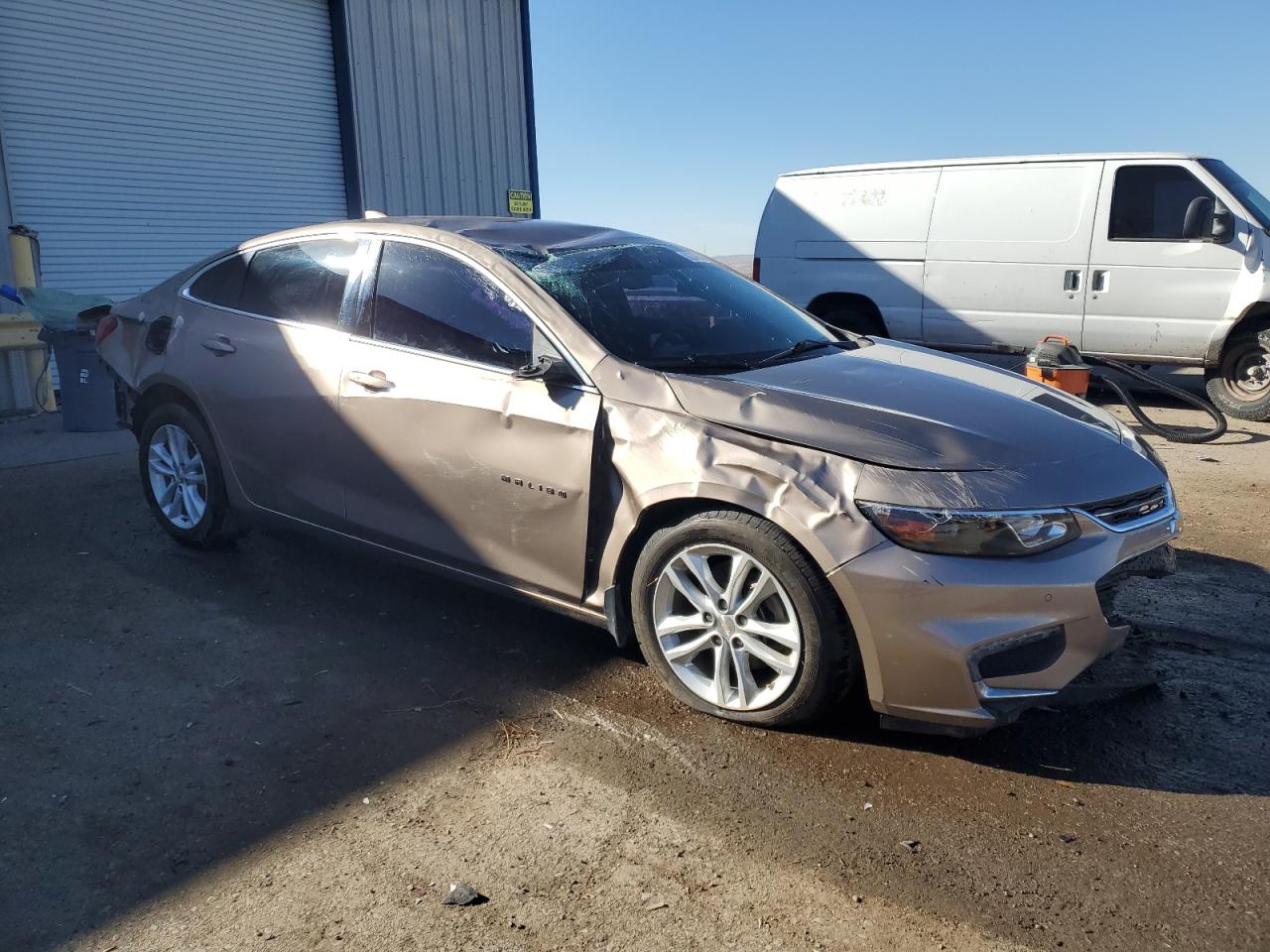 VIN 1G1ZD5ST4JF223391 2018 CHEVROLET MALIBU no.4