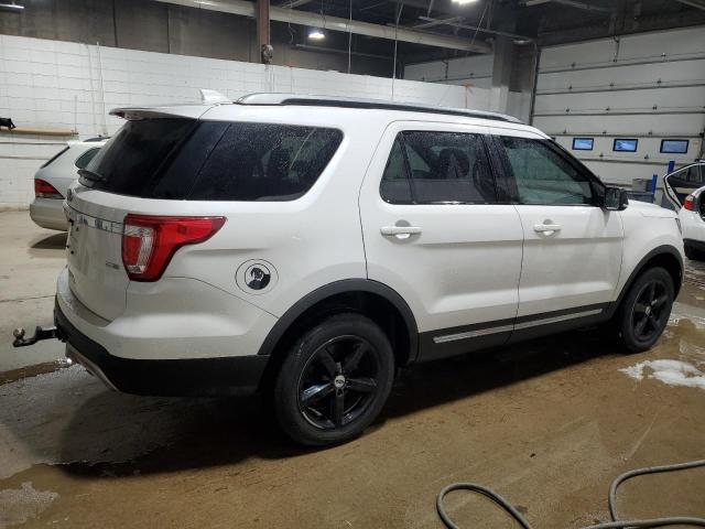 Parquets FORD EXPLORER 2017 Biały