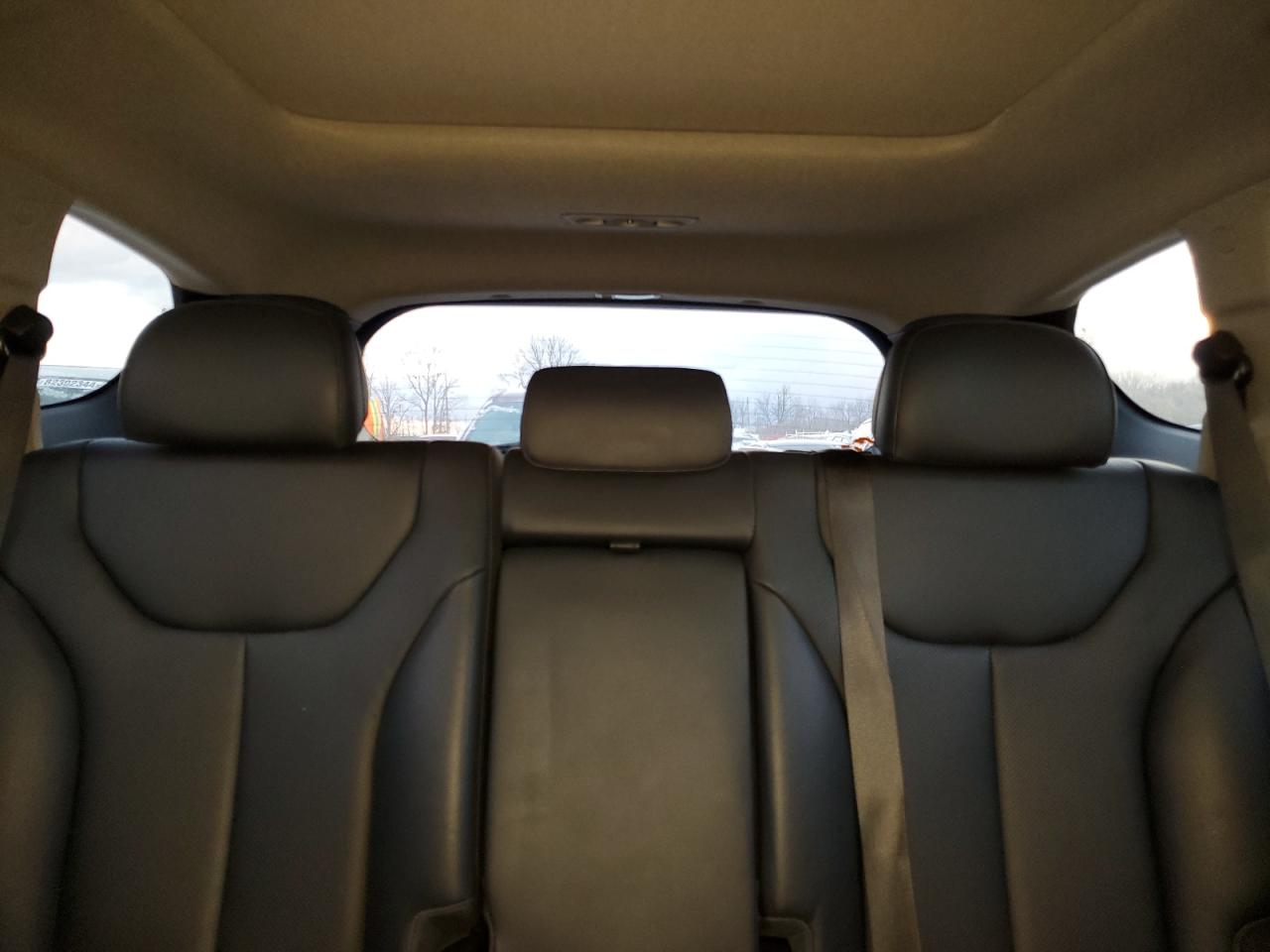 2020 Hyundai Santa Fe - Image 10