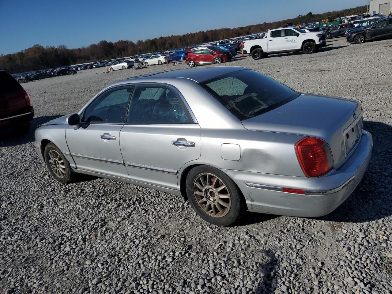 2004 Hyundai Grandeur - Image 2
