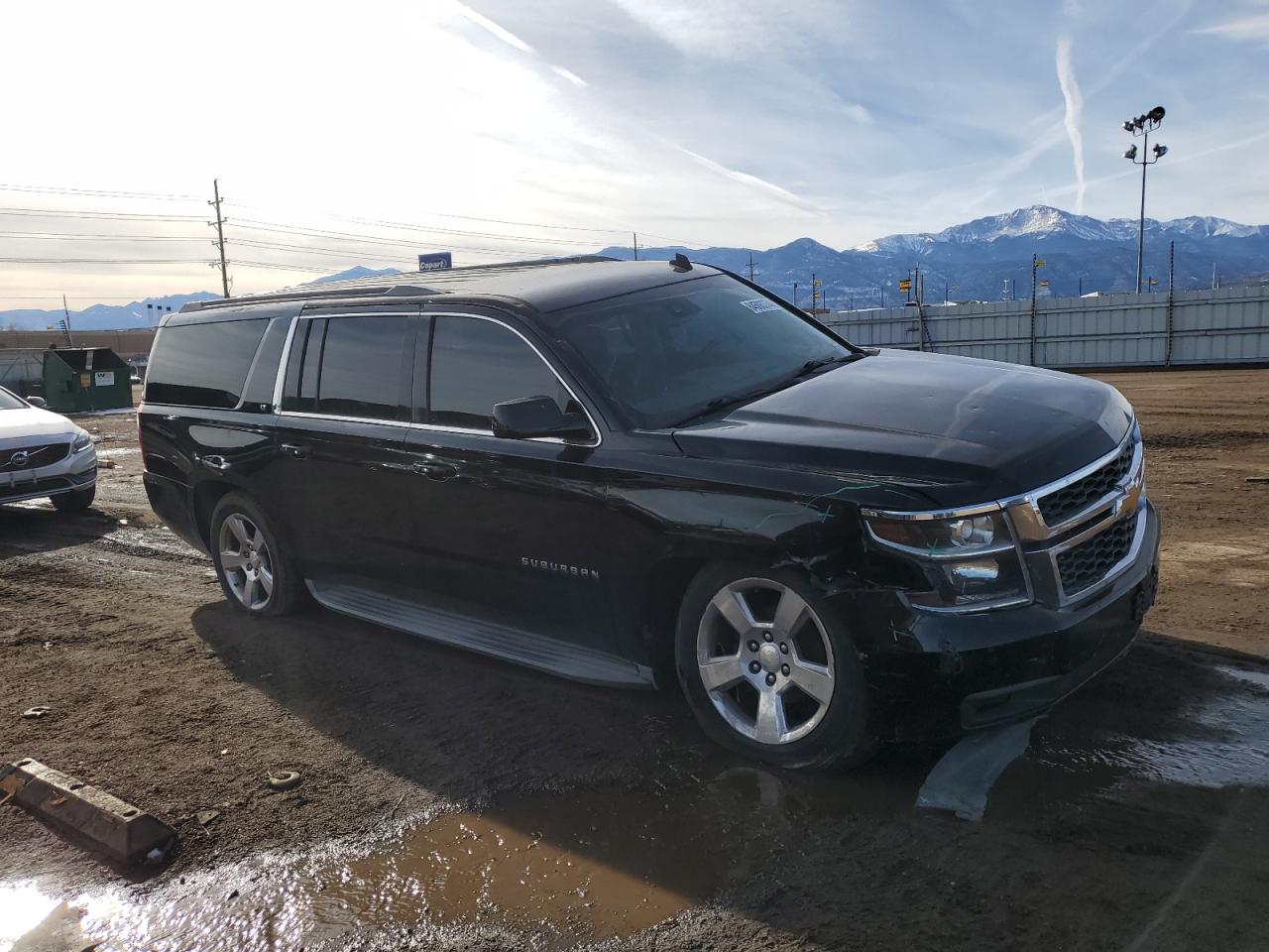 VIN 1GNSKJKC4FR240020 2015 CHEVROLET SUBURBAN no.4