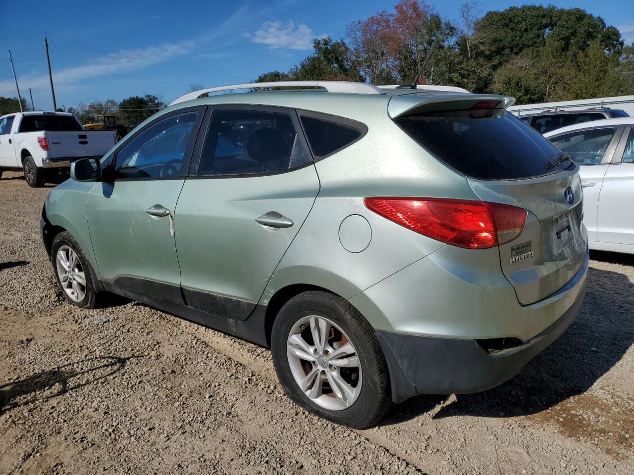 2010 Hyundai Tucson - Image 2