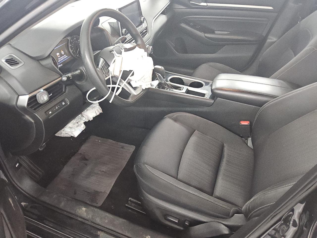 2021 Nissan Altima - Image 7