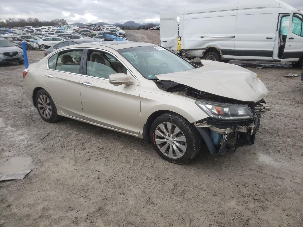 VIN 1HGCR3F85DA033613 2013 HONDA ACCORD no.4