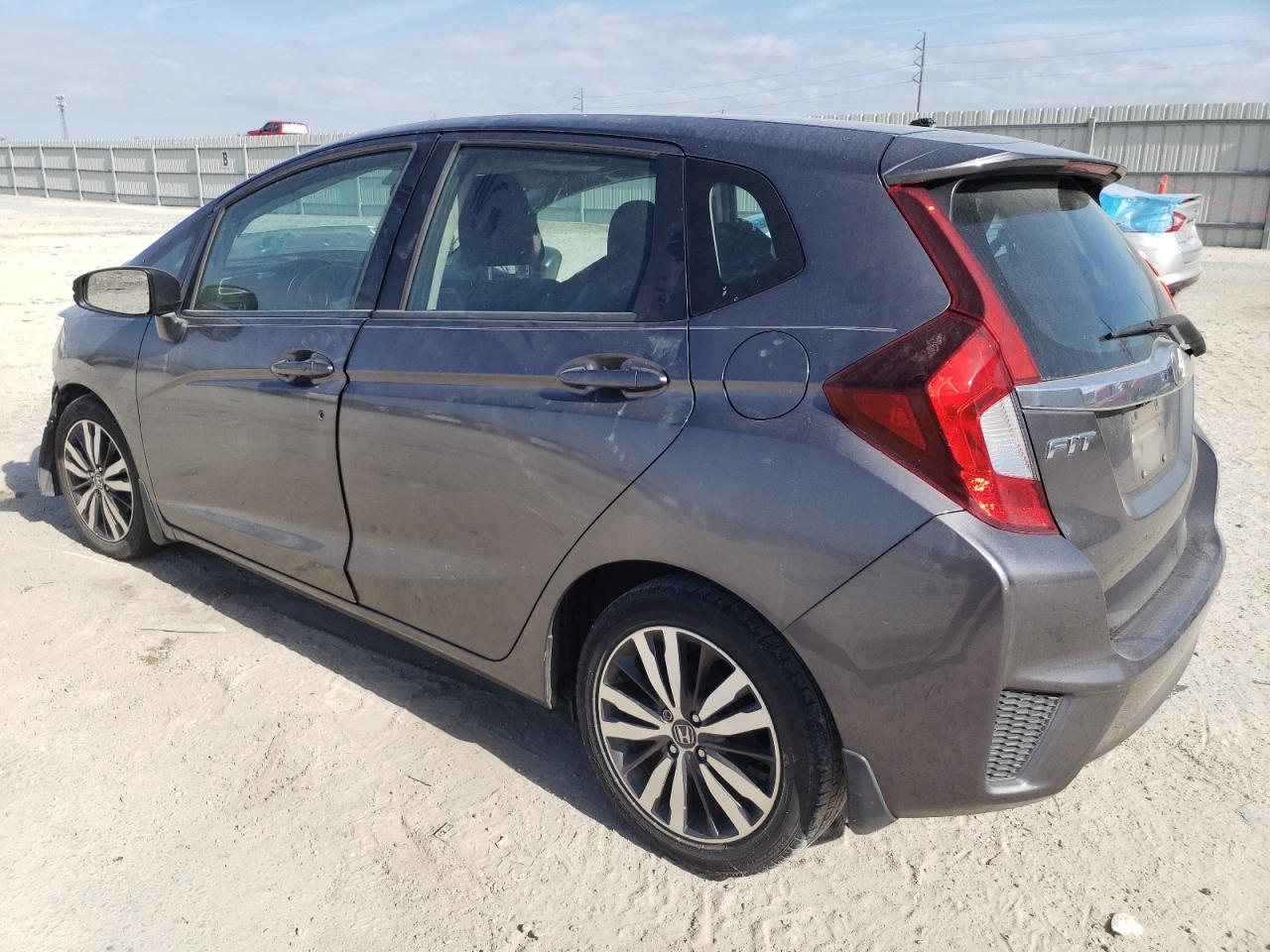 VIN 3HGGK5G85FM716112 2015 HONDA FIT no.2