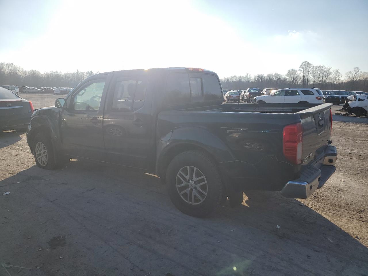 2015 Nissan Navara (Frontier) - Image 2