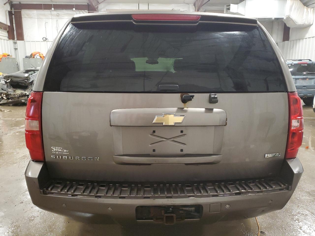 2011 Chevrolet Suburban - Image 6