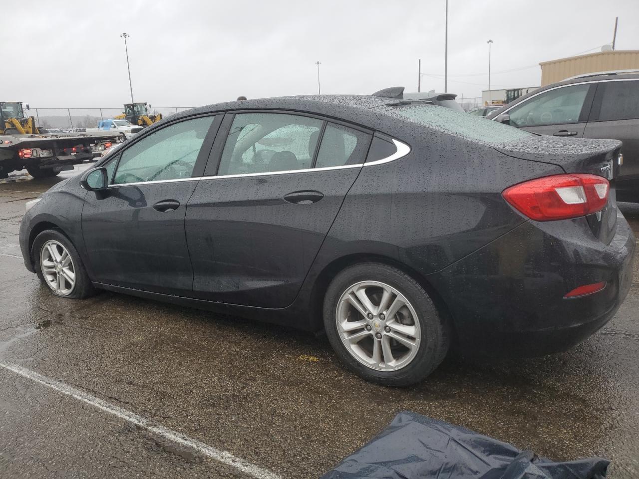 2017 Chevrolet Cruze - Image 2